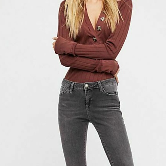 FREE PEOPLE Raw-Hem Straight Crop Jeans NWOT 25 - Picture 5 of 6